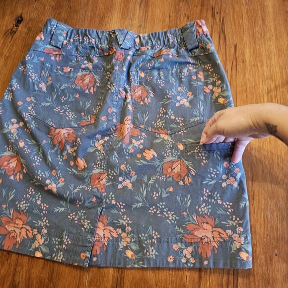 Duluth Trading Co Womens Skort Green Floral Modest Size 6 - Picture 6 of 6